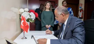 seisme-en-turquie-patrick-achi-presente-les-condoleances-a-lambassadeur