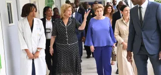 en-visite-a-lhopital-mere-enfant-de-bingerville-mariella-enoc-du-vatican-seduite-par-cette-structure-sanitaire