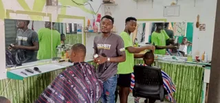 enquete-cordonnier-coiffeur-vulcanisateur-dans-les-secrets-de-jeunes-qui-ont-reussi-dans-ces-activites