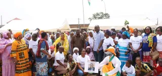 election-municipale-a-cocody-les-femmes-du-plateau-dokui-se-mobilisent-autour-deric-taba