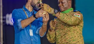 fespaco-2023-le-tunisien-youssef-chebbi-decroche-letalon-dor-du-yennenga