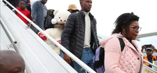 rapatries-de-tunisie-samedi-150-ivoiriens-recoivent-un-appui-financier-du-gouvernement