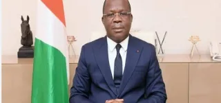 agneby-tiassa-le-president-du-conseil-regional-fait-des-dons-aux-femmes-de-tiassale