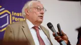 guerre russo ukrainienne sentiment anti francais percee de la chine en afrique interview pr bertrand badie specialiste des relations internationales