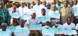 reportage-finances-par-lagence-emploi-jeunes-dans-le-quotidien-des-jeunes-ivoiriens-devenus-leurs-propres-patrons