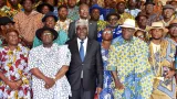 district dabidjan le president ouattara offre 200 km de bitumes aux villages atchan