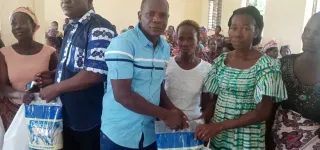 beoumi-action-sociale-a-ngotran-andje-kouame-soulage-les-personnes-en-situation-dhandicape-et-des-veuves