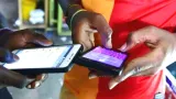 telephonie mobile le gouvernement annonce la suspension de la hausse des couts des donnees mobiles