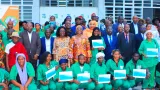 abobo apres six mois dactivites 100 jeunes recoivent des cheques pour leur installation