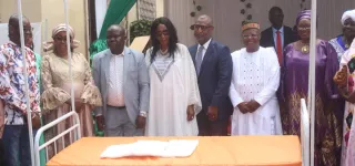 bangui-100-lits-medicaux-offerts-a-la-fondation-cri-de-coeur-dune-mere-de-bangui