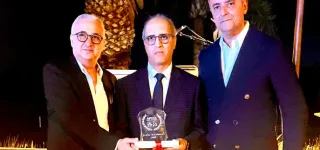 generalisation-de-lassurance-maladie-la-cnss-remporte-le-prix-de-lexcellence-apide-awards-2023