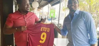 football-national-etoo-fils-a-abidjan-pour-le-match-isca-mouna-fc