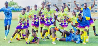 play-off-d3-don-koff-dattiegouakro-osa-0-3-les-abobolais-souvrent-la-voie-de-la-ligue-2-la-formation-dolympic-sport-dabobo-osa-en-battant-ce-samedi-au-stade-robert-champroux-de-marcory-lequipe-de-don-koff-fc-dattiegouakro-3-0-lors-du-match