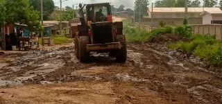 cote-divoire-alpha-sanogo-soulage-les-habitants-du-quartier-tchamtchaka-a-tiassale