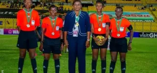 tournoi-ufoa-b-feminin-u20-les-arbitres-ivoiriennes-konan-akissi-natacha-et-appia-edwige-en-or