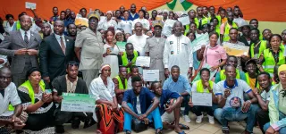 insertion-professionnelle-983-jeunes-du-haut-sassandra-recoivent-des-cheques-plus-de-755-millions-de-francs