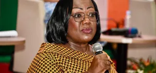 journees-de-la-fonction-publique-anne-ouloto-annonce-louverture-dun-centre-de-relation-usagers-clients