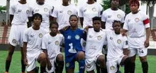 football-feminin-finale-de-la-coupe-nationale-inter-fc-sadjuge-le-trophee-devant-athletico-fc