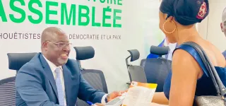 dedicace-de-livre-memoire-doctobre-2020-prof-lacina-coulibaly-je-cede-mes-droits-dauteur-au-rhdp