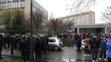 france des mesures pour limiter les violences en lien avec lassassinat dun adolescent