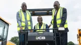 programme dentretien routier 2023 2025 le ministre amadou kone lance les travaux de reprofilage de 3000 km dans le gbeke