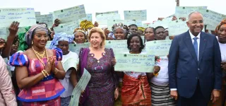 fete-des-meres-dominique-ouattara-aux-femmes-de-la-me-soyez-des-actrices-de-cohesion-sociale