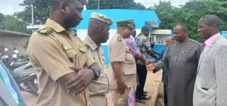 bouake-45-jours-apres-sa-nomination-les-transitaires-et-syndicats-de-motos-expriment-leurs-preoccupations-au-nouveau-directeur-du-guichet-unique