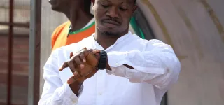 football-feminin-tournoi-ufoa-b-abandonnee-par-lons-le-president-de-lathletico-fc-abdul-fatai-olatunji-conte-son-calvaire