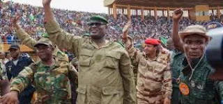 niger-les-putschistes-pillent-les-domiciles-de-hautes-personnalites-proches-de-bazoum