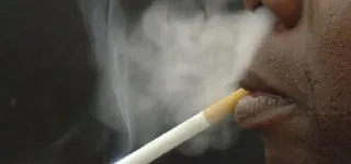 reportage-addiction-a-la-cigarette-quand-les-commercants-contraignent-leurs-clients-au-tabagisme