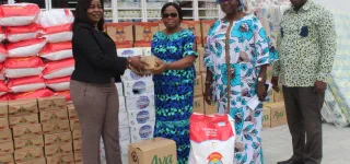 lutte-contre-la-pauvrete-868-menages-vulnerables-a-abobo-recoivent-laide-du-gouvernement-2