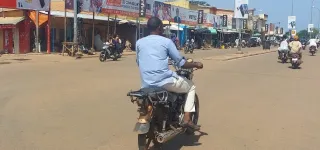 municipales-2023-a-korhogo-les-commerces-fermes-forte-affluence-des-electeurs