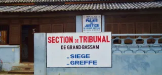 grand-bassam-accuse-de-vol-dun-telephone-le-sexagenaire-fait-cas-de-son-etat-diabetique-a-la-barre