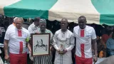 football ivoirien la generation 97 rend hommage a kae oulai et fait des dons a la maca