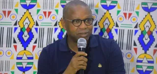 le-ministre-adama-kamara-solidaire-de-lorchestre-philharmonique-dodienne