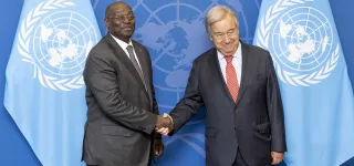 78e-assemblee-generale-de-lonu-a-new-york-le-vice-president-tiemoko-meyliet-echange-avec-antonio-guteress