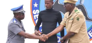 remise-dun-soldat-malien-entre-illegalement-la-lecon-de-la-cote-divoire-au-mali