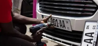 nouvelles-immatriculations-en-cote-divoire-4-mois-apres-la-mesure-11-066-plaques-deja-posees-sur-des-vehicules-et-motos