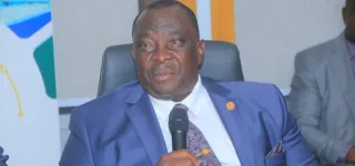 crise-dans-la-filiere-palmier-a-huile-le-ministre-detat-adjoumani-ramene-les-acteurs-autour-d-un-prix-minimum