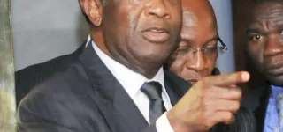 cote-divoire-gbagbo-pose-un-geste-apres-le-refus-du-pouvoir-de-lui-ouvrir-les-portes-de-la-prison