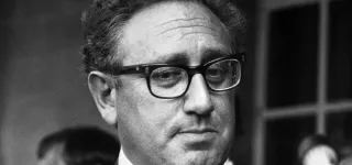 decede-a-100-ans-henry-kissinger-diplomate-du-siecle-et-figure-controversee