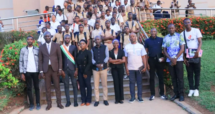 cote-divoire-universite-africaine-de-lentrepreneuriat-2023-des-chefs-dentreprises-partagent-leurs-experiences-a-des-eleves-et-etudiants