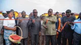 recasement des familles impactees par le port sec de ferke tene birahima ouattara et amadou kone remettent les cles de 200 villas
