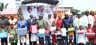 arbre-de-noel-a-koumassi-cisse-bacongo-cadeaute-plus-de-700-enfants