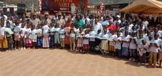 noel-a-man-le-couple-vagondo-prend-en-charge-39-pensionnaires-de-lorphelinat-de-zrahompleu