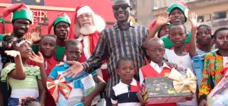 yopougon-fete-de-noel-adama-bictogo-gate-5000-enfants