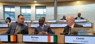 assemblee-parlementaire-de-la-francophonie-adama-bictogo-hisse-le-drapeau-de-la-cote-divoire