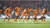 des supporteurs et journalistes jugent les elephants apres leur qualification