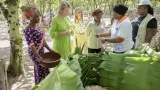 cacao durable la reine mathilde de la belgique dans la peau du paysan