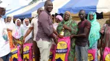 solidarite a tiassale alpha sanogo soulage les veuves
